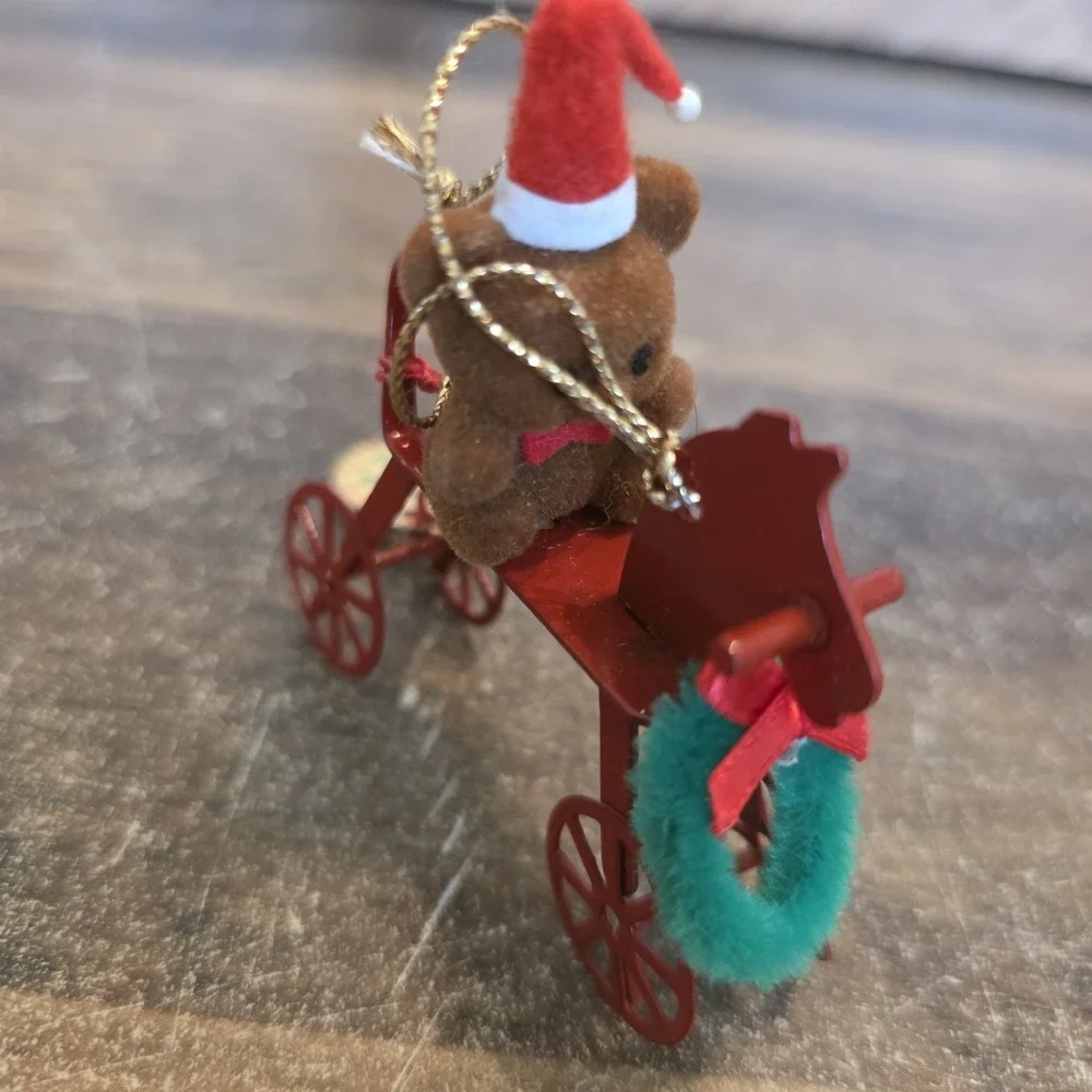 Russ Christmas Ornament Red Metal‎ Car With Flocked Teddy Bear & Wreath 2.75